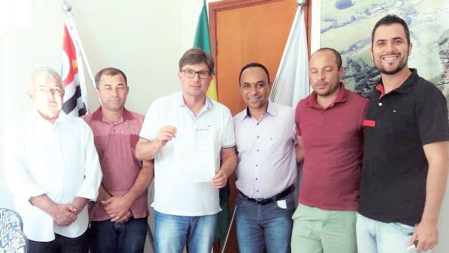 Nelson Soares com prefeito Baroni, secretário de saúde Ricardo, vereador Zétão, presidente da Câmara e Celso Ferreira