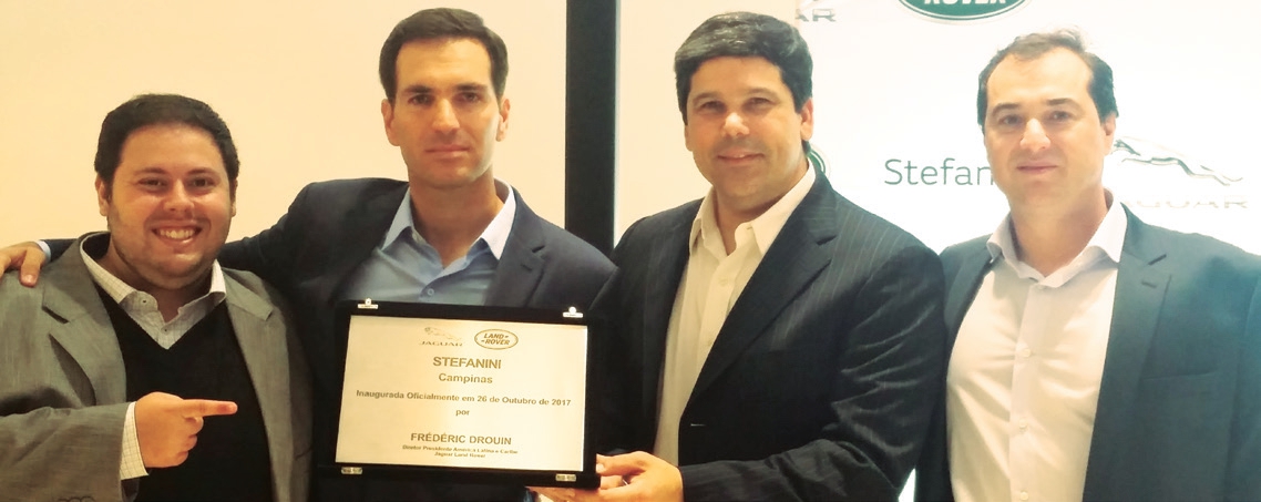 Diretores da Jaguar Land Rover com diretores da Stefanini