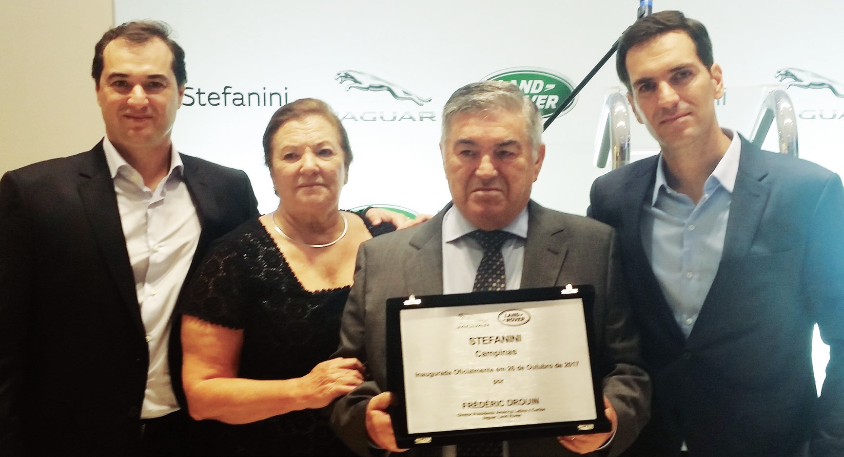 Odival Filho, Iva e Tico, Rodrigo, diretores do Grupo Stefanini durante inauguração da nova agência do Grupo Stefanini, a Jaguara Land Rover em Campinas.