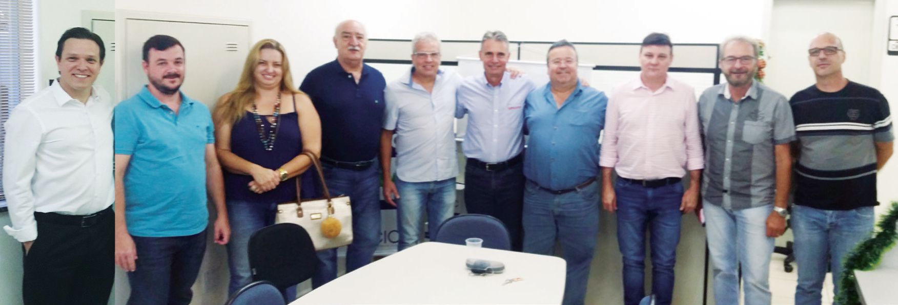 Dr Leandro, Rafael, Fernanda, dr Arnaldo, Paulo Jr, Junior Pacheco, Marcus Bellini, presidente da ACIC, Marinilson, dr Leonardo e Domingos Cancian Jr
