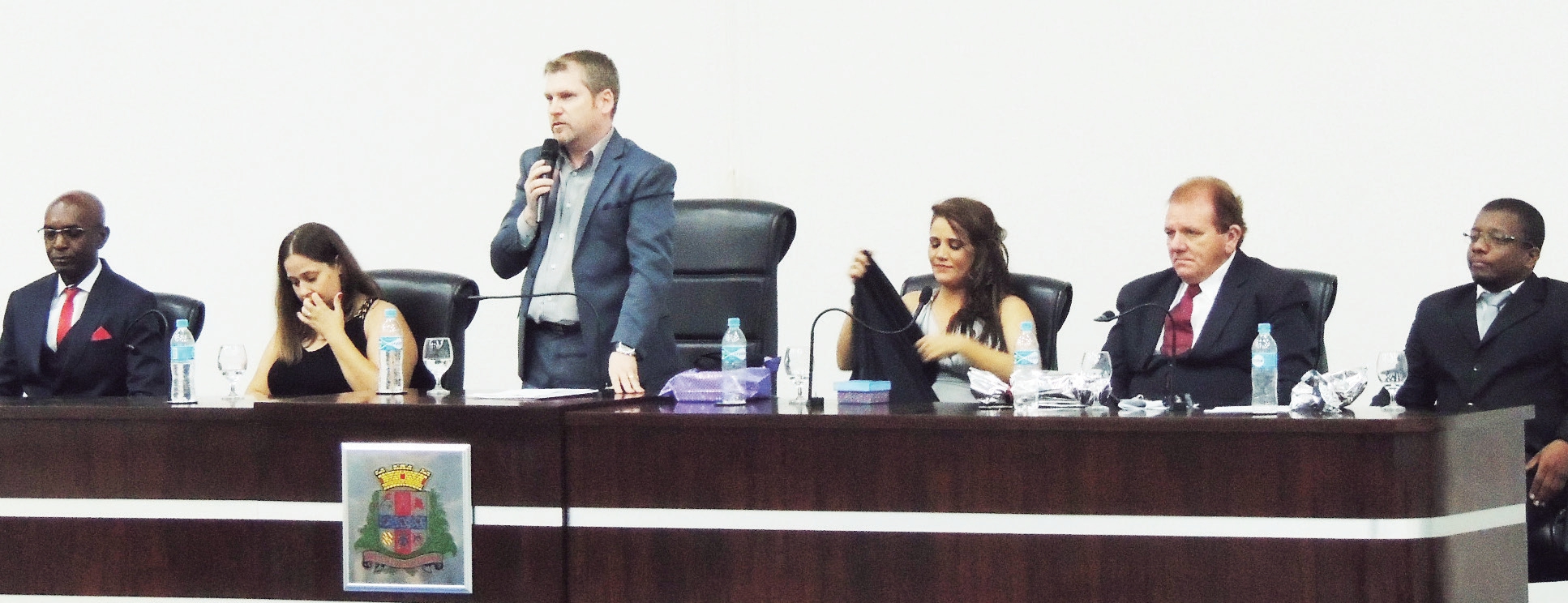 Profº Edivaldo Antonio de Jesus Fabiano; Monica Menezes da Costa Stefani - Coordenadora do Colégio Premium Cenecista; Edmilson Antonio Hubert - Diretor Geral da Unidade; profª Hebe Cristina da Silva; profº Ernesto Paes de Camargo Filho; Denilton Rocha - Apoio Pedagógico